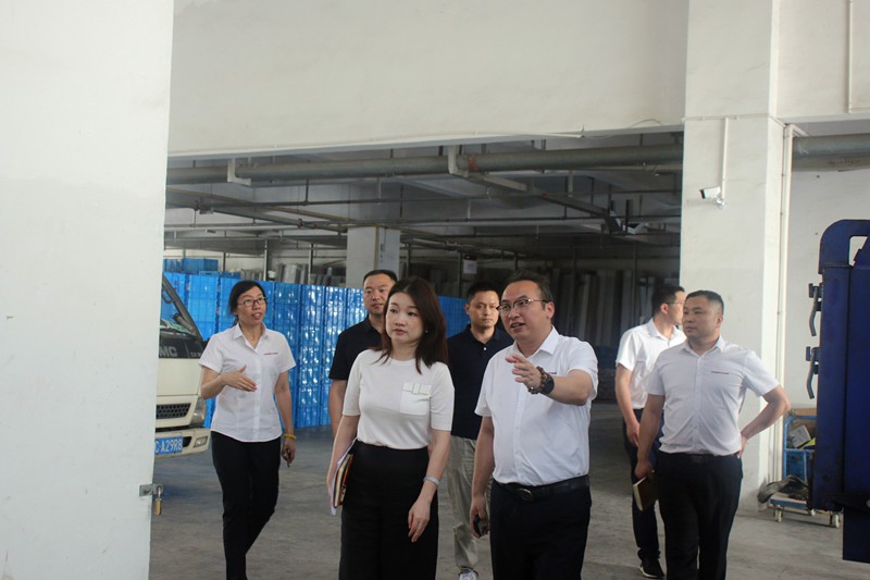 溫州灣新區管委會黃堅副主任一行造訪集團公司